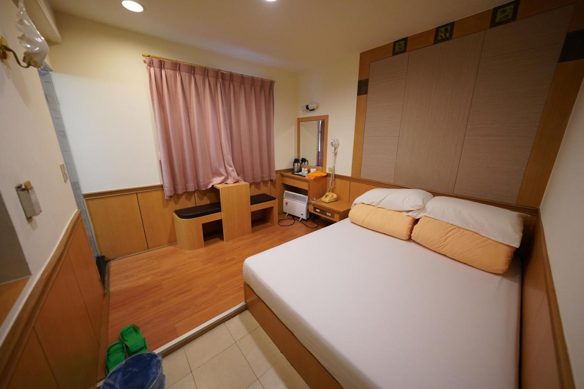 Wun Sun Hotel Чжунчжэн Экстерьер фото